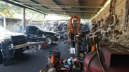 Foto de Taller mecánico y refacciones el vado