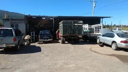 Foto de Taller Mecánico y Refacciones Tafolla