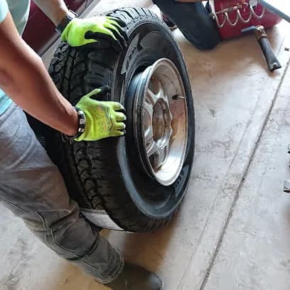 Foto de MultillantasCR Cueramaro