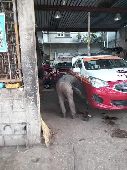 Foto de TALLER MECÁNICO MANZUR