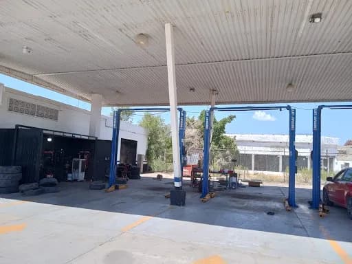 Foto de LLANTAS LLYASA Suc. Empalme