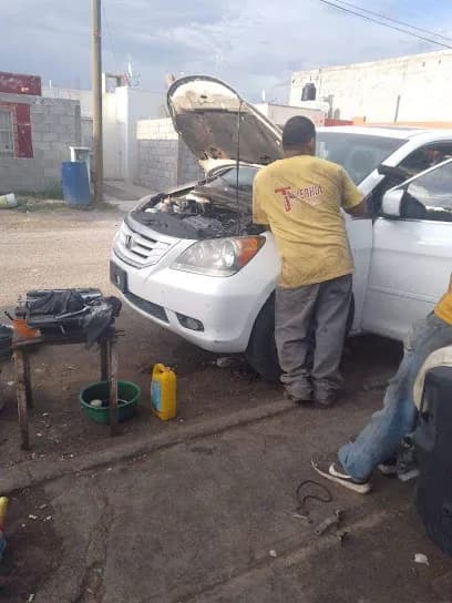 Foto de TALLER MECÁNICO AUTOMOTRIZ CAZAREZ